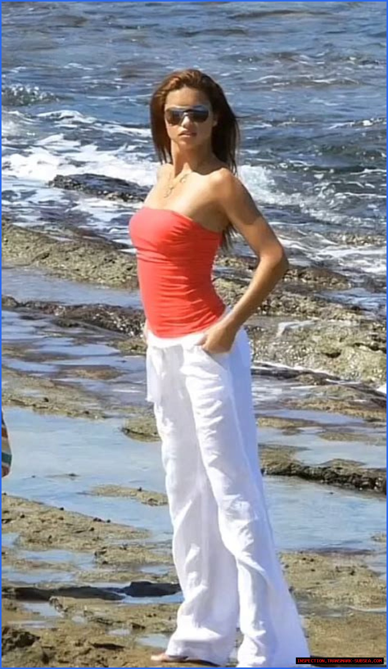 Adriana Lima's Iconic Outfits From The 2000s: A Fashion Retrospective
